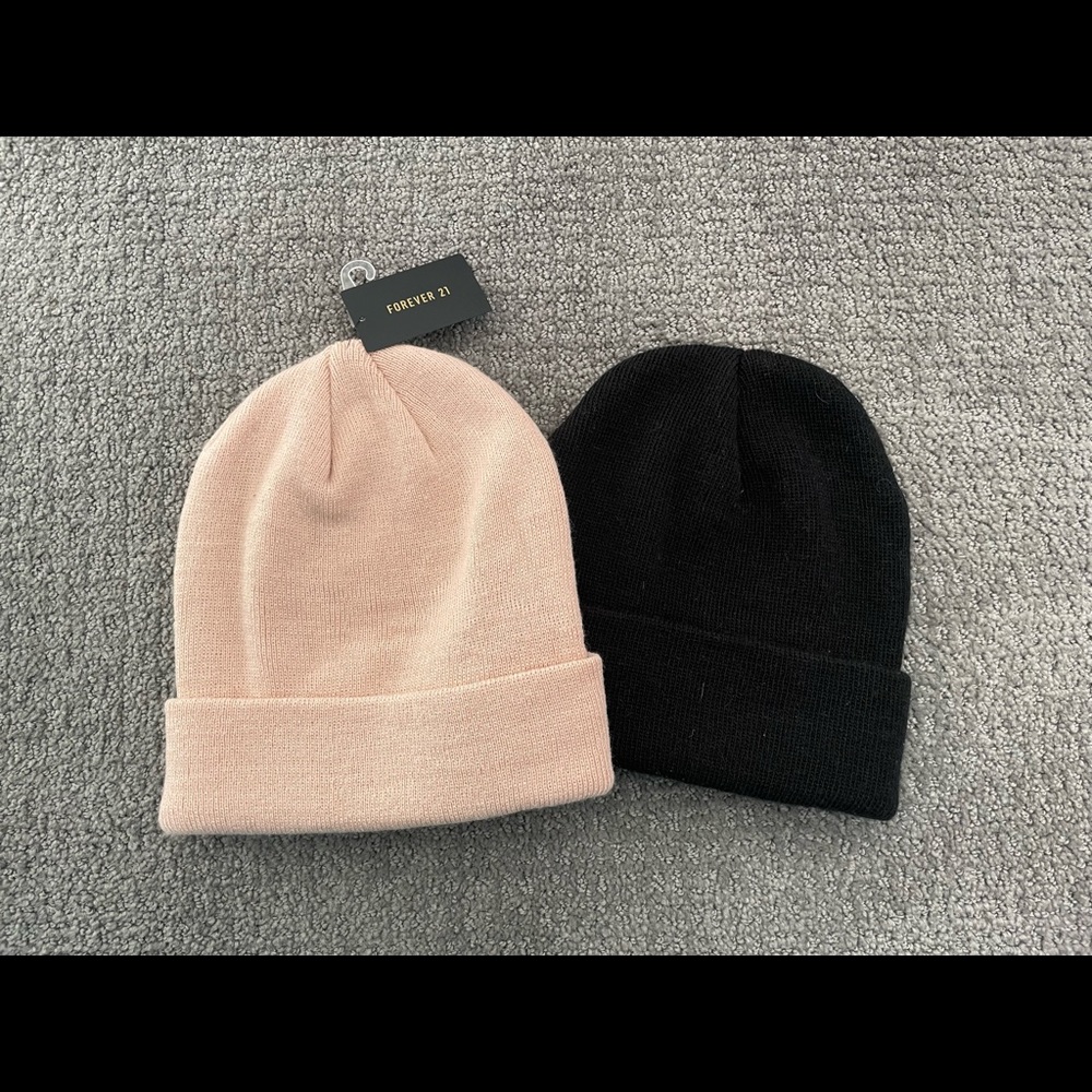 FOREVER21 Cuff Hats *2